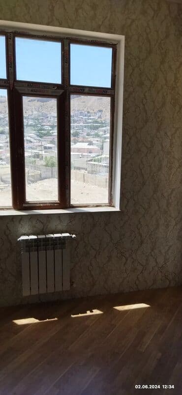 mağaza üçün avadanlıqlarla təchiz olunmuş obyekt: Mənzil otağı – işıqlı və rahat planlama - Geniş pəncərəli otaq, şəhər — 8