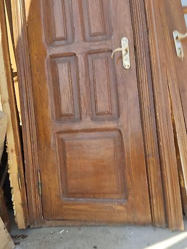 sehf qapi: Təcili münasib qiymətli taxta qapılar satılır.4 ədəd şüşəli, 2 — 4