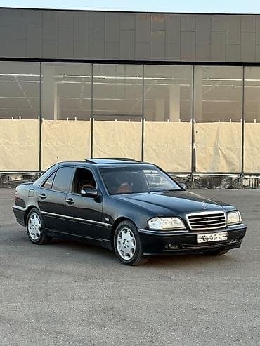 bmw m3 e92: Mercedes-Benz C-Class: 2.4 l | 1998 il Sedan — 5