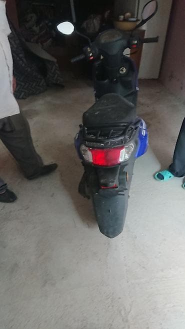 electro moto: Skuter / moped - Rəng: göy-qara - Kuzov: şəhər tipi skuter, arxa yük — 1