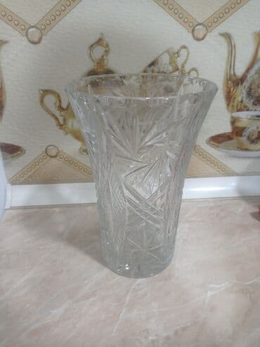 Ev saatları: Bir vaza, Xrustal — 1