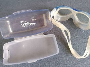 uzguculuk eynəyi: Üzgüçülük eyneyi. Istifade olunub. Şəkildə gördüyünüz vəziyyətdədir — 2