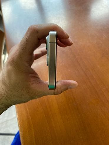 2.el macbook: IPhone 15 Pro, 128 GB, Natural Titanium — 5