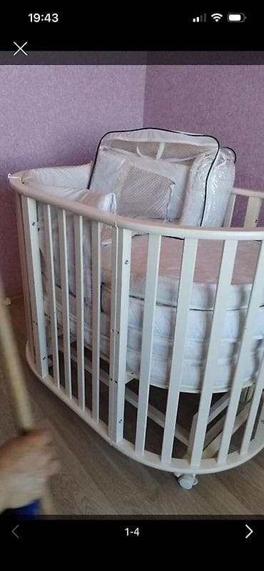 1 ayliq usaq sekilleri: Uşaq beşiyi satilir 120 manata 2 boyuk matras,2 yumru matras ustunde — 1