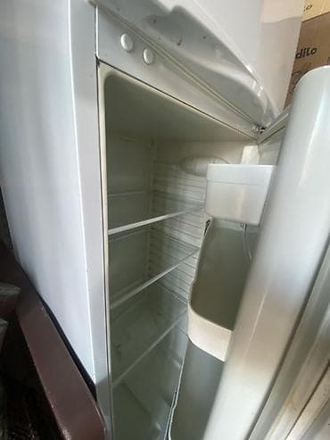 qədim samovar satisi: 2 qapılı Indesit Soyuducu Satılır, rəng - Ağ — 2