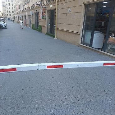 agdas emlak: Qadın geyim və aksesuar mağazası – Xirdalan şəhərin AAAF yaşayış — 2