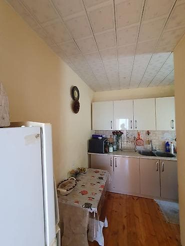 Дома: Satılır: 2 otaqlı həyət evi (şəxsi ev) Plan və sahələr: - Geniş zal — 1