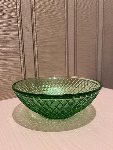 Yaşıl şüşə meyvə/qəlyanaltı qabı Çox qədimidi - Material: qalın, bərk