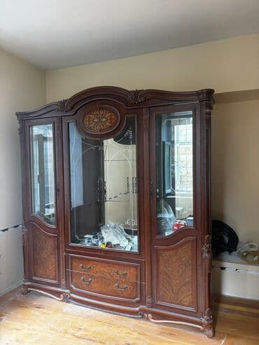 İşlənmiş, Güzgülü, Rumıniya