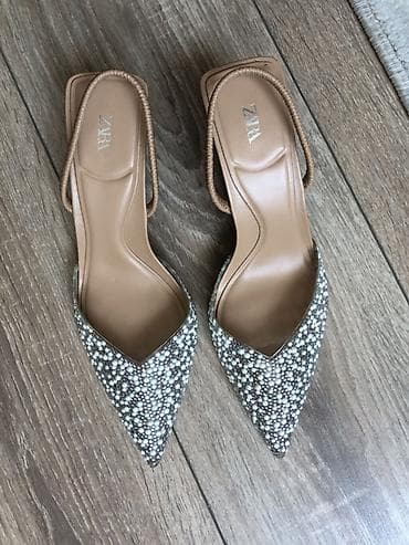 Basanoşka və səndəllər: Bershka qadın sandaleti - Rəng: qara, laklı effekt - Model: nazik — 5