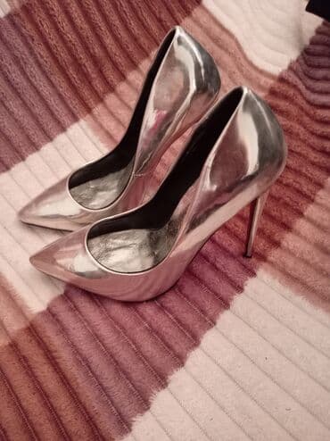 Çəkmələr: Gümüşü rəngli qadın dikdaban tuflilər - Model: klassik “stiletto” — 1