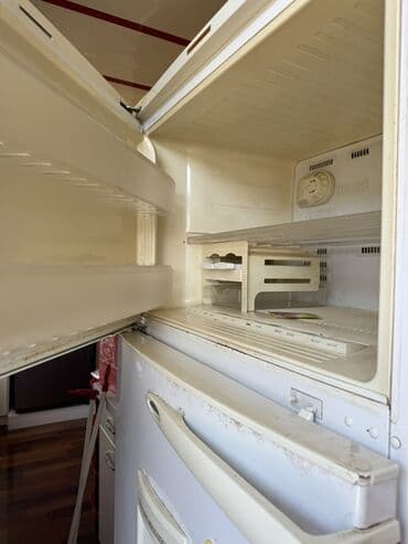 soyuducu su: İşlənmiş 2 qapılı Beko Soyuducu Satılır, rəng - Ağ, Dispenserli — 4