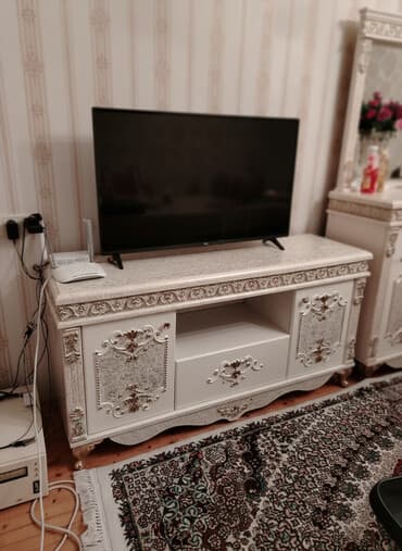 столы из мрамора: Б/у, Прямой ТВ стенд, С полками — 2