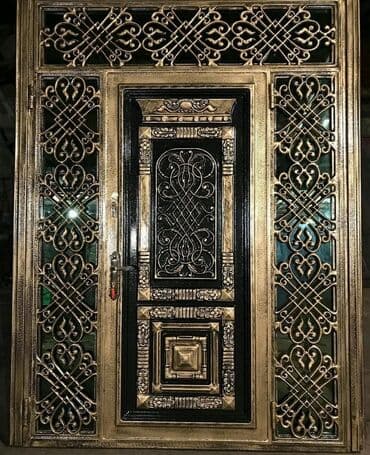 чугунная ванна продать: Naxışlı, qara rəngli ikiqapılı dəmir darvaza, üstündə və qapılarında — 2