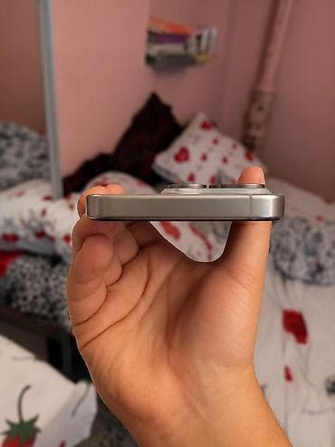 buds pro: IPhone 15 Pro, 128 GB, Natural Titanium, Face ID — 6