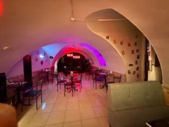 bakıda oteller: Obyekt 55 m2. Yarı zirzəmi. Sənəd çıxarış. Hal hazirda icarededir — 2