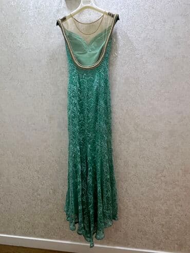 Toy paltarları və aksesuarları: 1 defe toya geyilib — 1