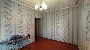 sumqayitda ev: 47-ci məhəllə, 9/2 3 otaqlı Kiev layihəsi (2 otağı verilir). Mənzil — 9