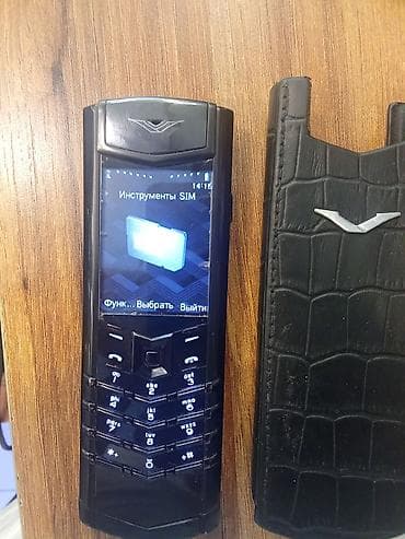 Vertu Signature Touch, 4 GB, rəng - Qara, Düyməli — 5