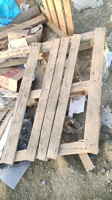 Ocaq/isitmə üçün doğranmış taxtaparcaları. İcində hər cür taxtalar