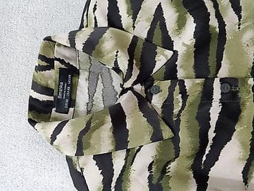 kargo şalvar: Bershka qadın köynəyi və svitşörtü. Hərəsi beş manatdır. 1) Köynək — 3