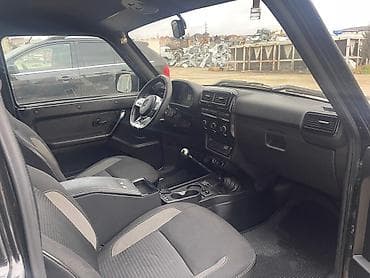nivə: LADA Niva (qısa kuzov), qara rəng, 3 qapı, tam ötürücülü off-road SUV — 6