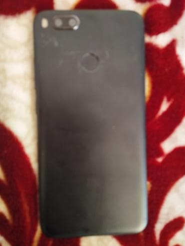 samsung on 6: Xiaomi Mi A1, 64 GB, rəng - Qara, 
 Qırıq — 2