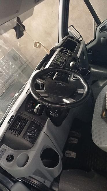 maşın ucun: Ford Transit: 2.2 l | 2009 il 251000 km Van body type — 10