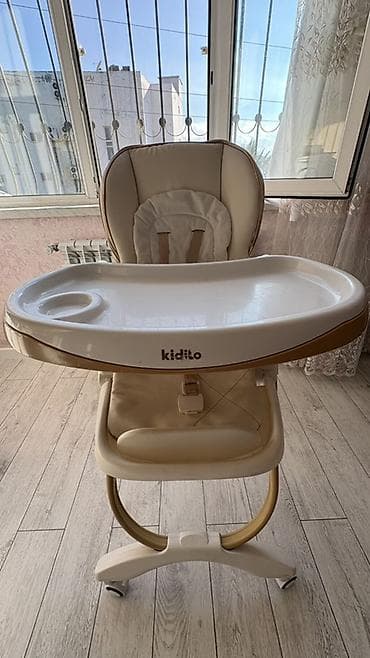 Yemək masası kidilo firmasıdır. Oturacagı ayarlana bilinir yuxarı