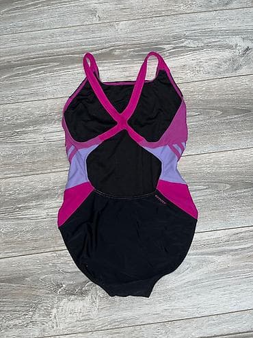 brend geyimlər: Orginal adidas geyinilmeyib.
Baha alınıb — 2