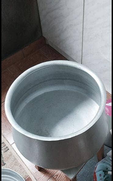 Alüminium qazan – iri həcmli, dərin və qalın divarlı. - Material