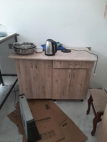 Mətbəx mebel dəsti üçü 80azn dolapların boyu 1.10cm lavabo 80cm