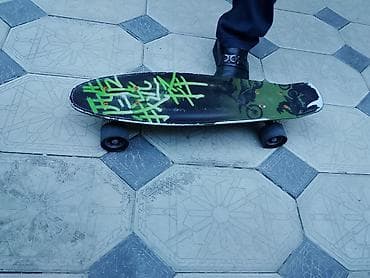 skey: Skateboard (kruiz tipli) - Kompakt lövhə: dar və yığcam forma, şəhər — 1
