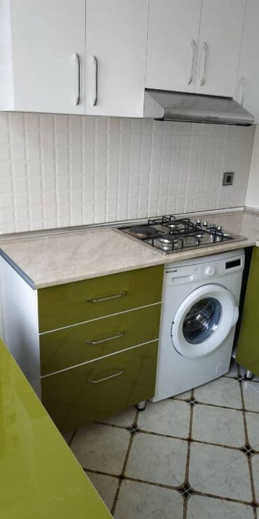 7 mikrorayon: Neftçilər metrosu yaxınlığında, 62 nömrəli məktəbin yanında, Yeni — 7