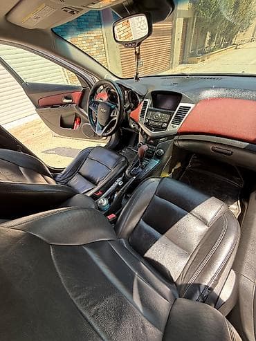 Chevrolet Cruze: 1.4 l | 210000 km Sedan — 7