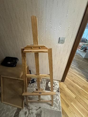 Taxta rəssam molberti.yaxşı vəziyyəydə - Material: təbii ağac (şam