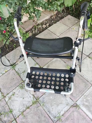 Tibbi məhsullar: Təkərləri olan oturacaqlı gəzinti arabası (rollator)Almaniyadan — 3