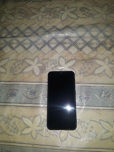 htc one e8 dual sim black: Smartfon - Tam ekranlı sensorlu ön panel, yuxarı hissədə damla — 1