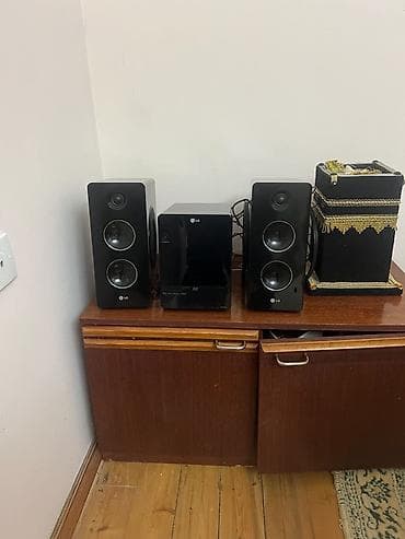disk oxuyucu: LG mini audio sistemi – 2 güclü stereo akustik kolonkadan və əsas — 1