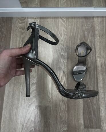 женские серебристые туфли: Tuflilər, Ölçü: 38, rəng - Gümüşü, İşlənmiş — 2