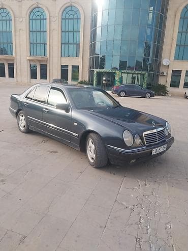 turbo az ceşqa: Mercedes-Benz E-Class W210, sedan, tünd yaşıl/metallik rəng. - 4 qapı — 2