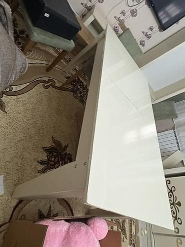 mebel dolab: Jurnal masası, Dolab, Komod — 3