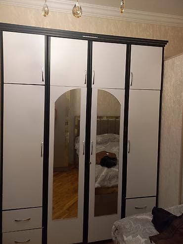 skaf: Geniş həcmli paltar şkafı - Model: çoxbölməli dolab, ağ-siyah — 2