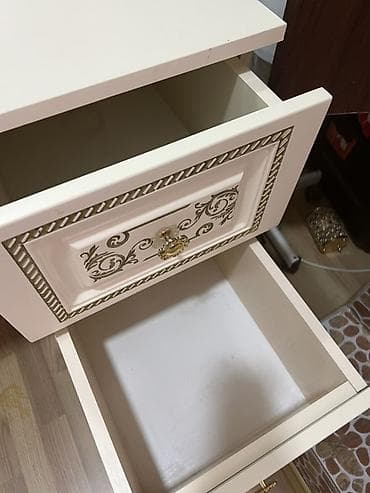 bar oturacaqlari: Dördbucaq masa — 4