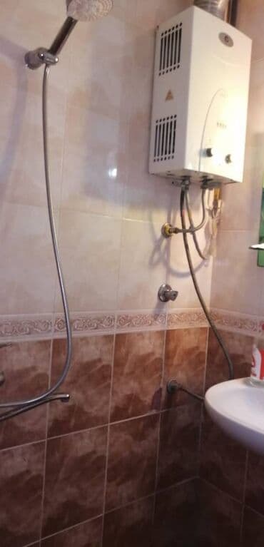 lənd kuruzer ucun led işıq lupası hardan tapmaq olar: Bakı, 2 otaqlı, Köhnə tikili, m. Memar Əcəmi, 50 kv. m — 7