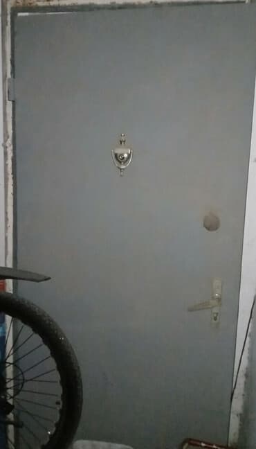 col qapısı: Mənzil üçün İşlənmiş Giriş qapısı Glazok ilə, Ünvandan götürmə — 1