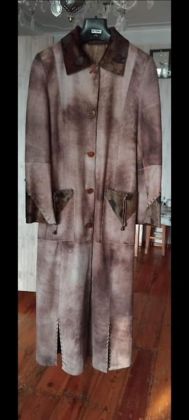 İtalia.Milan.
Təbii,Dəri.
M,38,(R)
Boy,175,185,sm. 

5098 € alınıb — 1