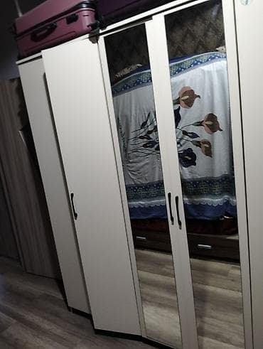 Geniş həcmli 5 qapılı paltar dolabı - Rəng: krem (açıq bej), qara — 7
