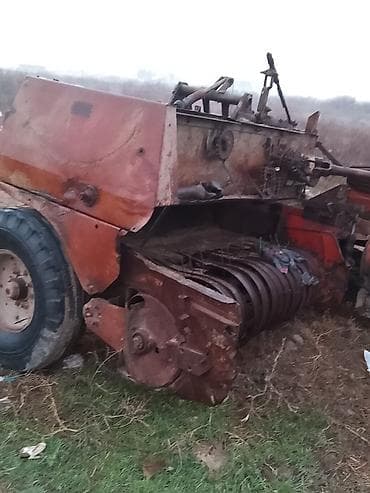 Kənd təsərrüfatı üçün ot/saman pres maşını (kvadrat bala) - Traktorun