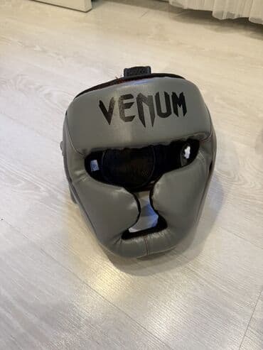 Maskalar, eynəklər: Venum döyüş qoruyucu dəsti Məzmun: - Baş qoruyucu (full-face) – geniş — 2